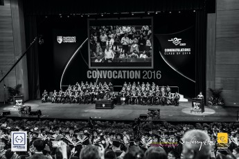 20160730-robertchai-CCHs.Brother.ZhongRongs.NTU_.Graduation.Ceremony.Jul_.2016.Roberts.Cam-Pic-0017