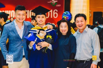 20160730-robertchai-CCHs.Brother.ZhongRongs.NTU_.Graduation.Ceremony.Jul_.2016.Roberts.Cam-Pic-0048